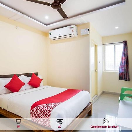 Oyo Mohan Residency Hotell Kurmannapalem Exteriör bild